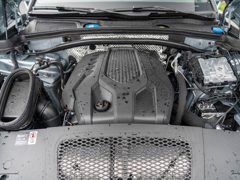 Used 2025 Porsche Macan image 29