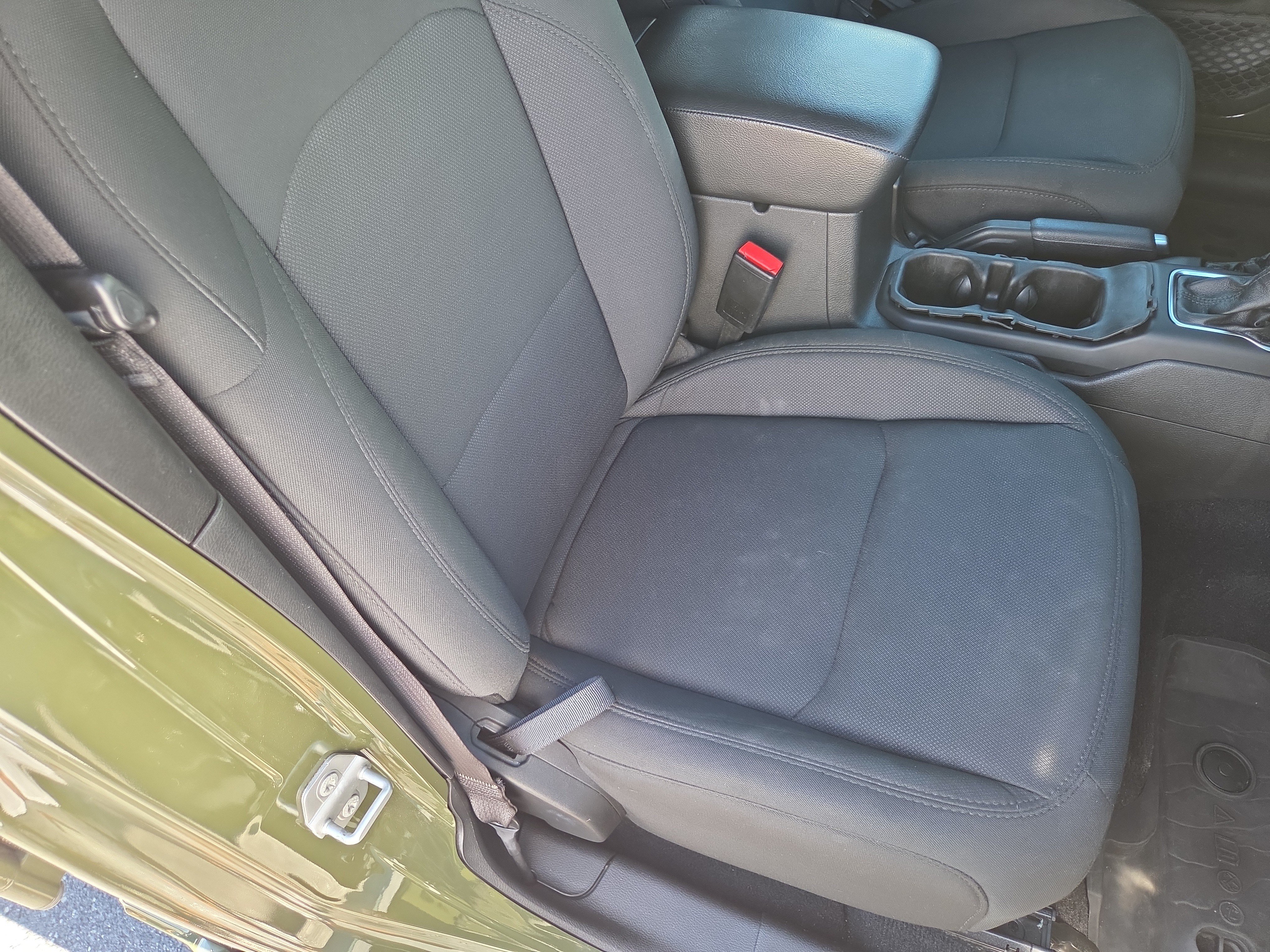 Certified 2022 Jeep Gladiator Sport AWD/4WD image 17
