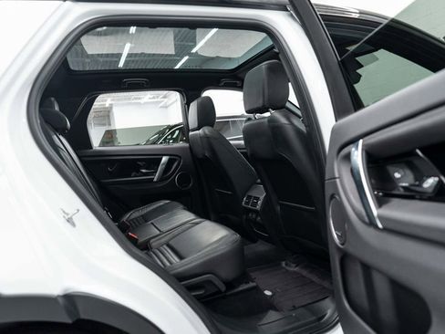 Used 2022 Land Rover Discovery Sport SE image 12