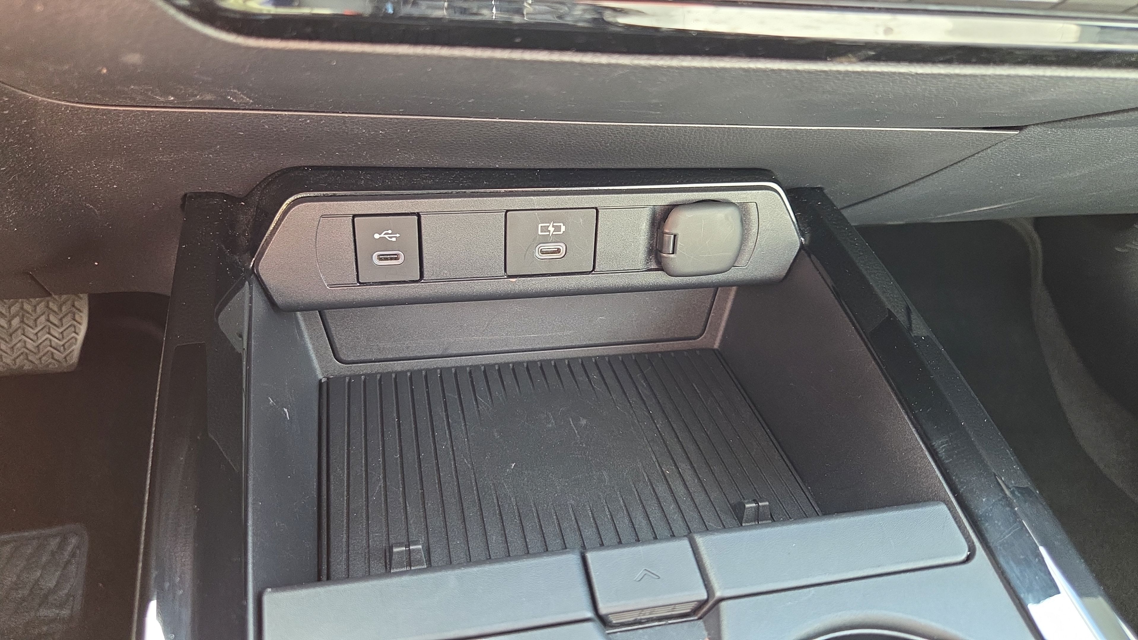 Certified 2023 Toyota Prius XLE FWD image 27