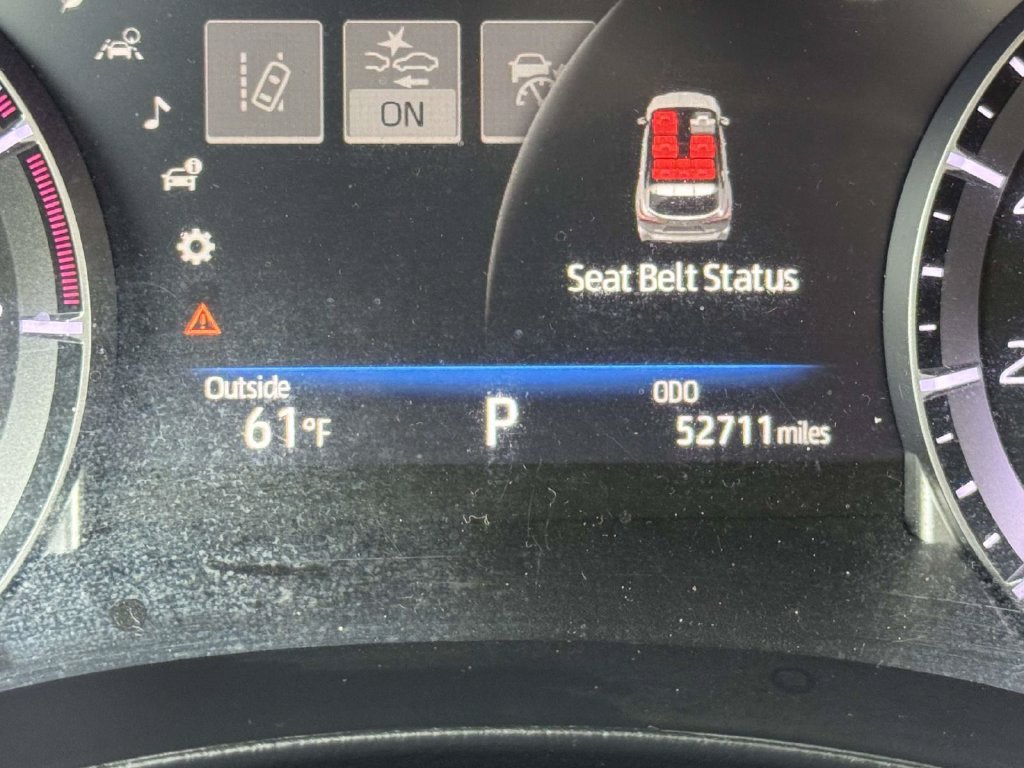 Used 2022 Toyota Highlander XSE FWD image 12