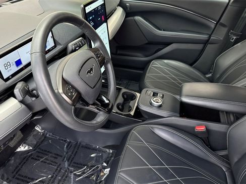 Certified 2022 Ford Mustang Mach-E Select image 10