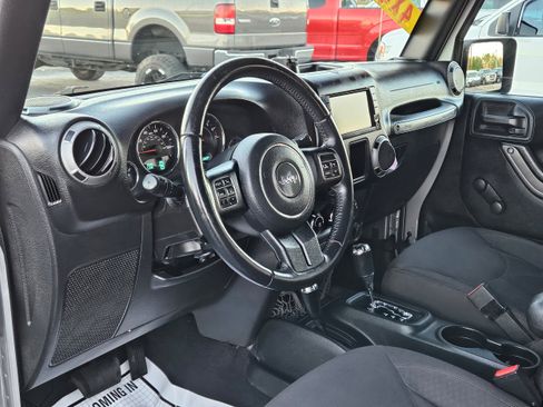 Used 2017 Jeep Wrangler Unlimited Sport w/ Connectivity Group image 12