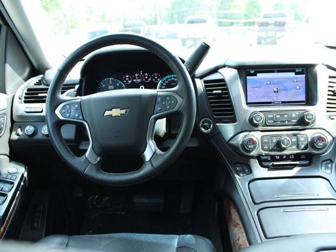Used 2017 Chevrolet Suburban Premier AWD/4WD image 16
