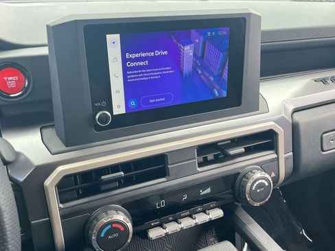 Used 2025 Toyota Tacoma TRD Off-Road image 19