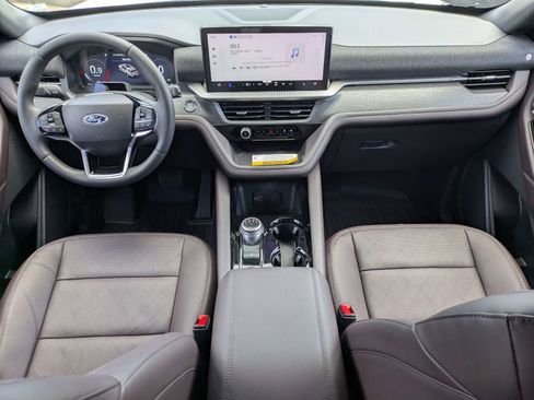 New 2026 Ford Explorer Platinum RWD image 9