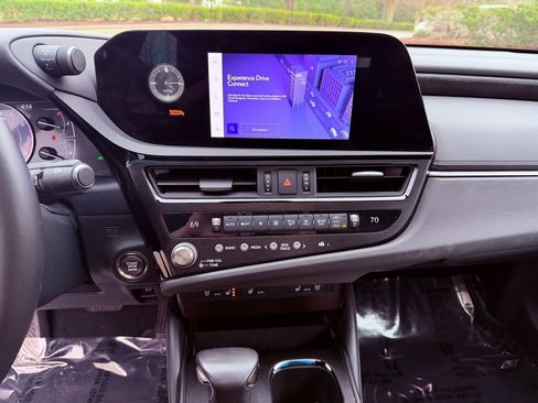 Certified 2024 Lexus ES 350 w/ Premium Package image 24