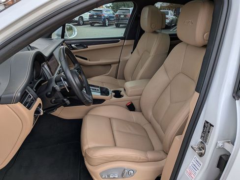 Used 2022 Porsche Macan GTS image 22