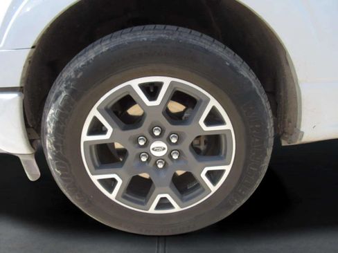 Used 2025 Ford F150 STX w/ Equipment Group 200A RWD image 4