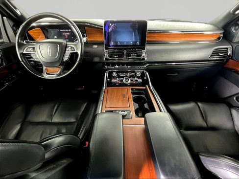 Used 2019 Lincoln Navigator L Select AWD/4WD image 7