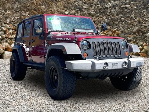 Used 2012 Jeep Wrangler Unlimited Rubicon w/ Connectivity Group AWD/4WD image 10