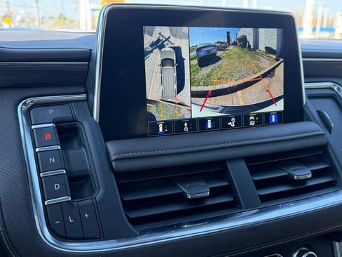 Used 2023 GMC Yukon SLT w/ SLT Premium Package image 40