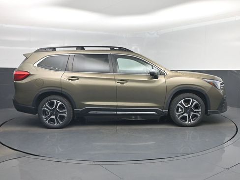 Used 2023 Subaru Ascent Limited w/ Technology Package AWD/4WD image 2