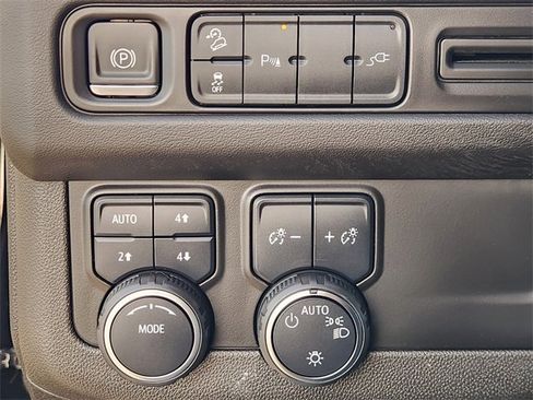 Used 2021 Chevrolet Tahoe Z71 image 21