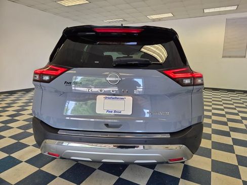 Used 2023 Nissan Rogue Platinum FWD image 6