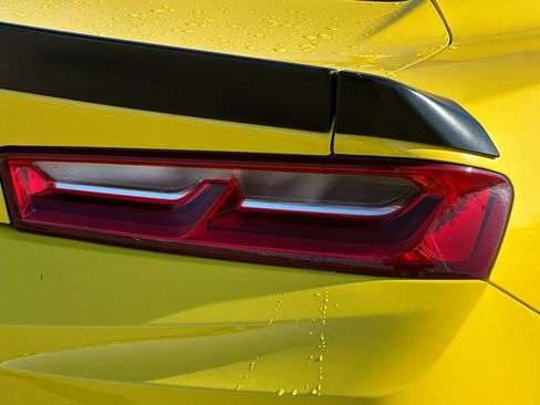 Used 2018 Chevrolet Camaro SS image 10