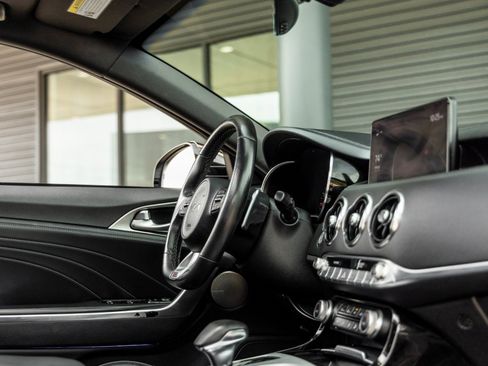 Used 2022 Kia Stinger GT2 image 47