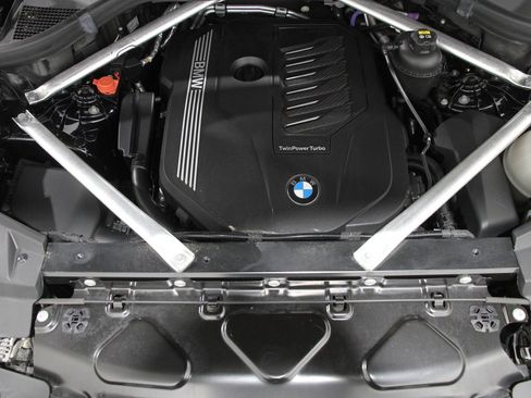 Used 2022 BMW X5 xDrive40i w/ M Sport Package image 23