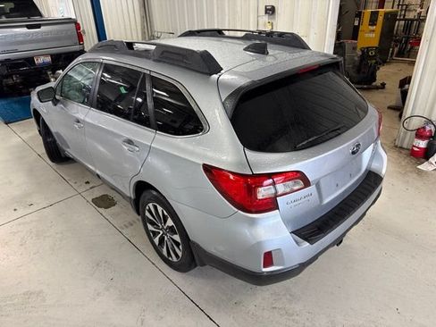 Used 2016 Subaru Outback 2.5i Limited AWD/4WD image 8