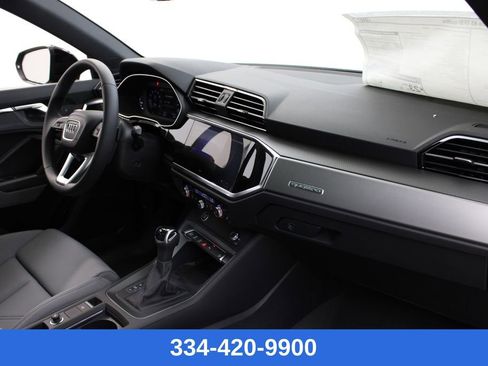 New 2025 Audi Q3 2.0T Premium image 22