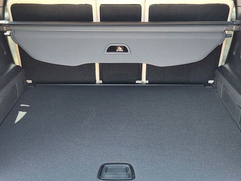 New 2025 Mercedes-Benz GLB 250 4MATIC image 30