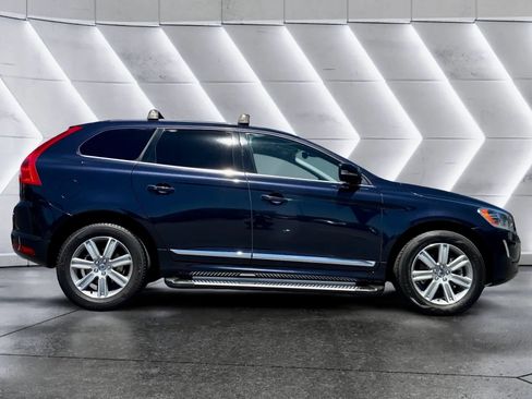 Used 2017 Volvo XC60 T5 Inscription w/ Advanced Package AWD/4WD image 4