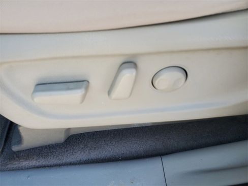 Used 2019 Kia Sedona LX image 7