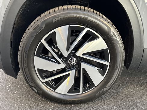 New 2026 Volkswagen Atlas SE FWD image 11