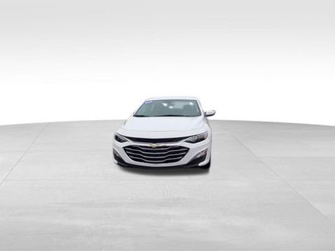 Used 2025 Chevrolet Malibu LT image 3