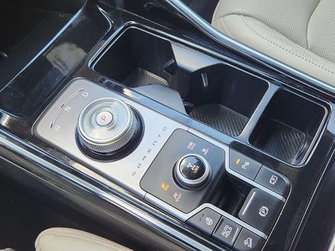 Certified 2025 Kia Sorento SX Prestige AWD/4WD image 19