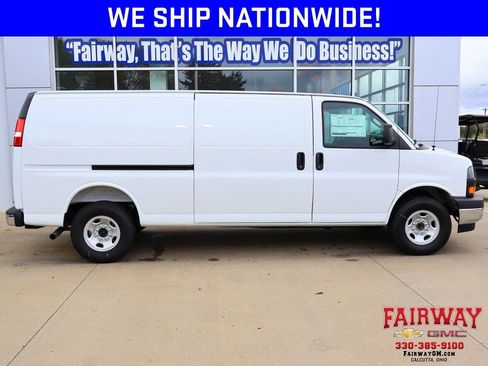 New 2025 GMC Savana 3500 Extended w/ Driver Convenience Package RWD image 1