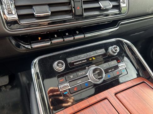 Used 2023 Lincoln Navigator Reserve image 27
