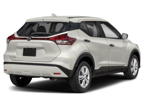 Used 2022 Nissan Kicks SR FWD image 4