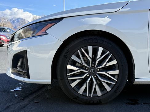 Used 2024 Nissan Altima 2.5 SV image 32