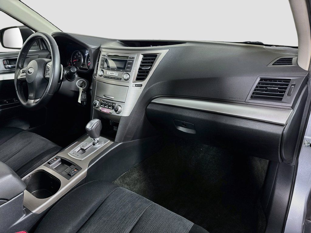 Used 2013 Subaru Legacy 2.5i Premium w/ All-Weather Pkg AWD/4WD image 29