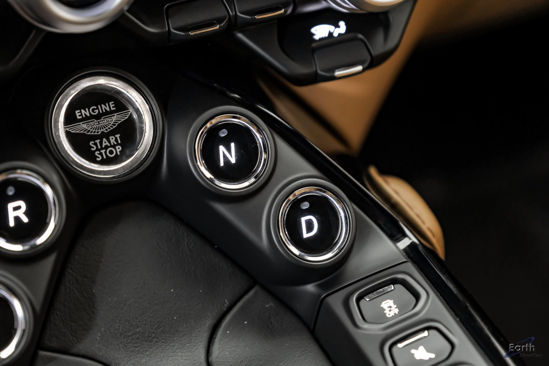 Used 2020 Aston Martin V8 Vantage Coupe RWD image 69