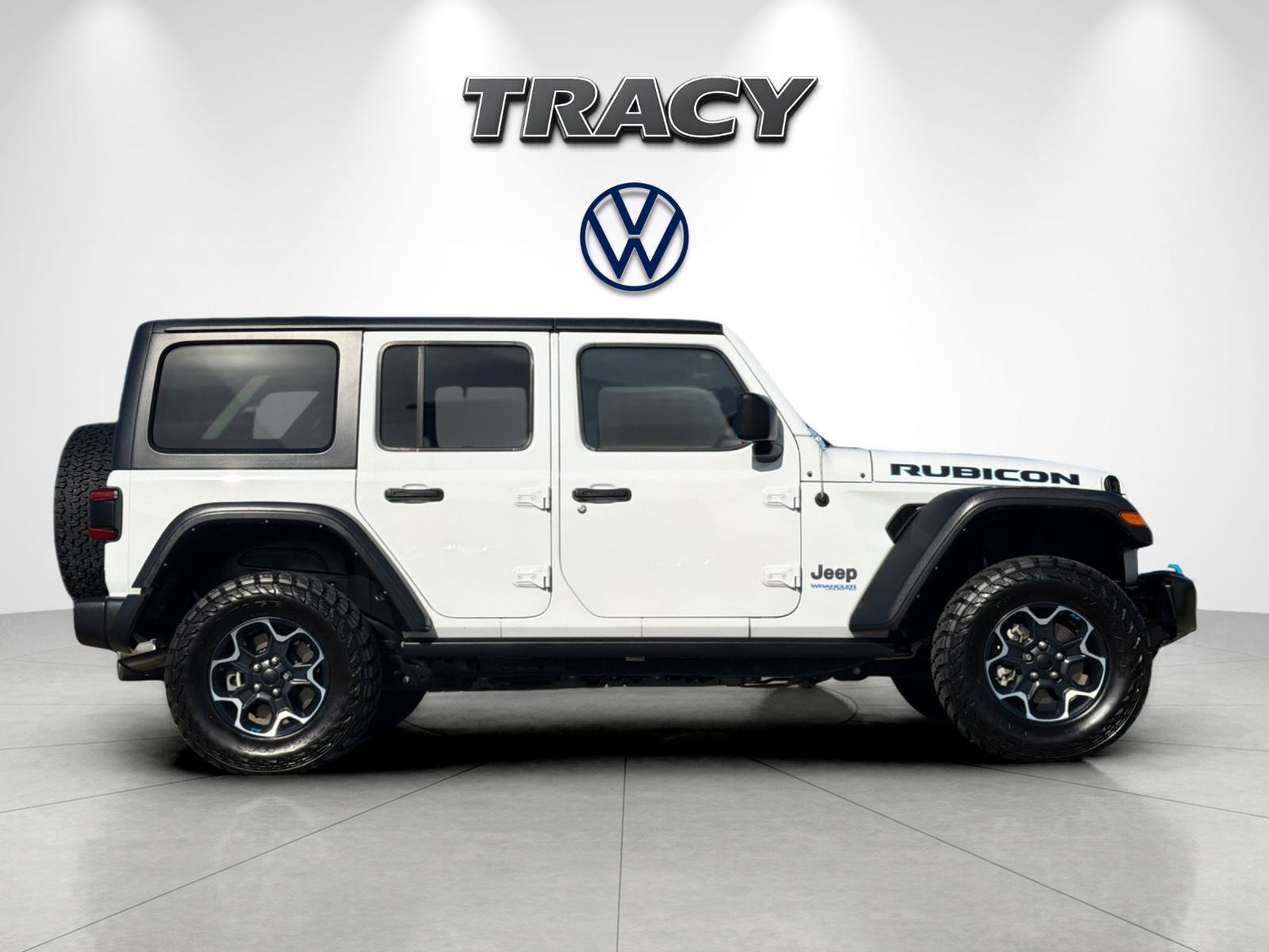 Used 2022 Jeep Wrangler Unlimited Rubicon 4xe w/ Cold Weather Group AWD/4WD image 3