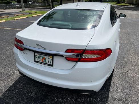 Used 2013 Jaguar XF image 18