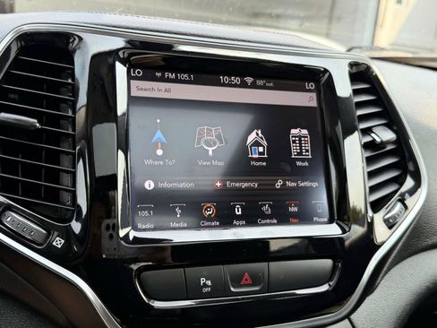 Used 2019 Jeep Cherokee Limited AWD/4WD image 28
