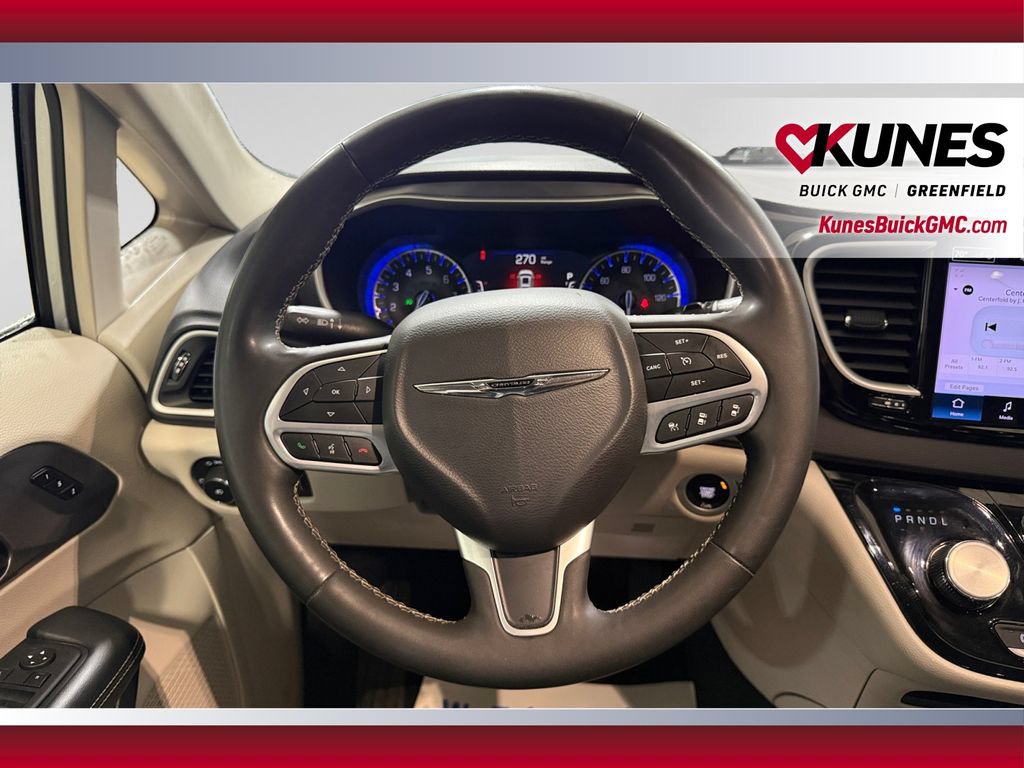 Used 2024 Chrysler Pacifica Touring-L FWD image 15