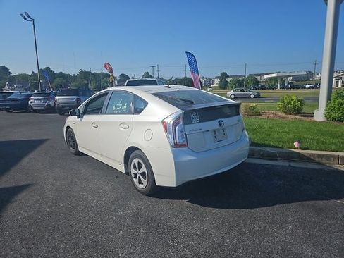 Used 2014 Toyota Prius Three FWD image 2
