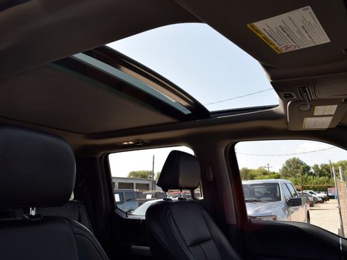 Used 2021 Ford F250 Lariat w/ Lariat Ultimate Package AWD/4WD image 24