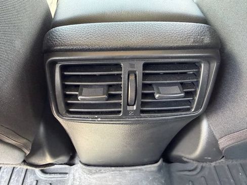 Used 2020 Nissan Rogue S FWD image 24