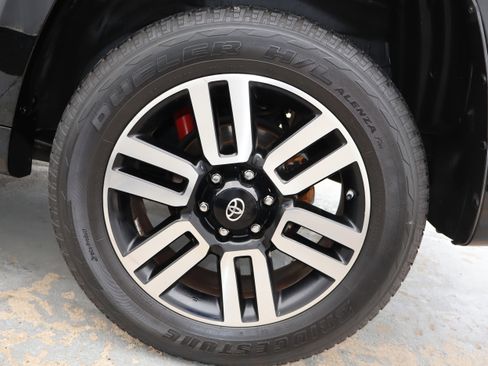 Used 2019 Toyota 4Runner Limited image 12