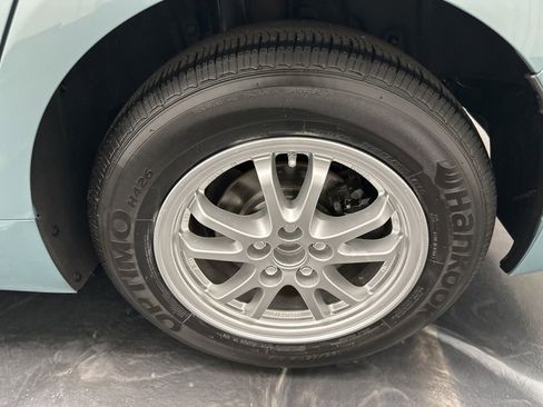 Used 2016 Toyota Prius Two image 30