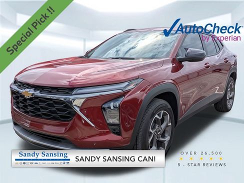 Used 2024 Chevrolet Trax LT w/ Sunroof Package image 1