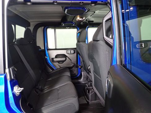 Used 2023 Jeep Gladiator Willys image 38