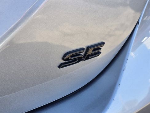 Used 2022 Toyota Camry SE image 10