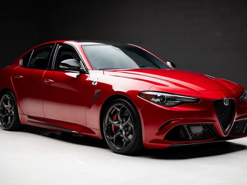 Used 2023 Alfa Romeo Giulia Quadrifoglio w/ Active Assist Plus Package RWD image 94