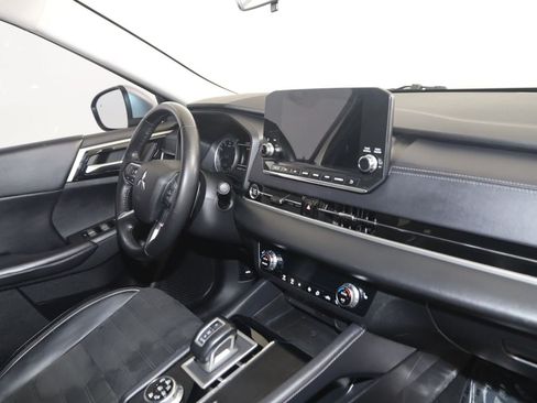 Used 2024 Mitsubishi Outlander SE AWD/4WD image 41
